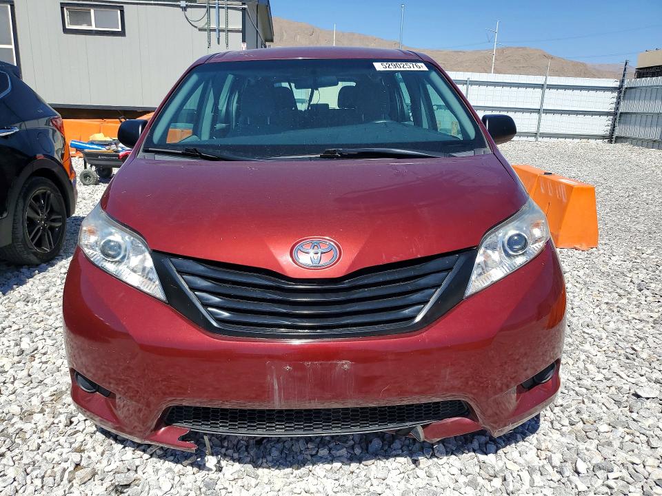 2017 Toyota Sienna VIN 5TDZZ3DCXHS889515 COPART salvage auction — FRONT END, Nv - Salvage Title, sold $4,650 on 2026-07-20 (photo 5)