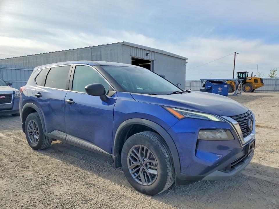 2023 Nissan Rogue VIN 5N1BT3AB8PC877597 COPART salvage auction — HAIL, Ia - Cert Of Title-Salvage Title, sold $9,300 on 2026-07-29 (photo 4)