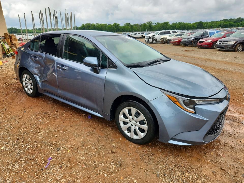 2022 Toyota Corolla VIN 5YFEPMAEXNP390301 COPART salvage auction — SIDE, Salvage Title, sold $125 on 2026-07-29 (photo 4)