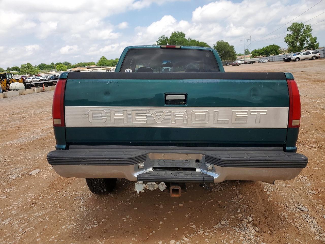 1996 Chevrolet GMT VIN 2GCEC19RXT1129764 COPART salvage auction — Front End, OK - CERT OF TITLE-SALVAGE, sold $300 on 2026-07-09 (photo 6)