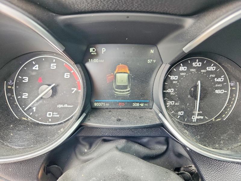 2018 Alfa romeo Stelvio VIN ZASFAKAN0J7C05198 COPART salvage auction — HAIL, Il - Salvage Certificate, sold $3,800 on 2026-07-14 (photo 9)