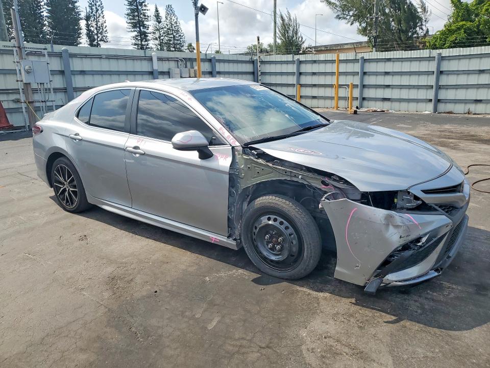 2021 Toyota VIN 4T1G11AK5MU554954 COPART salvage auction — FRONT END, Salvage Title, sold $7,600 on 2026-07-27 (photo 4)