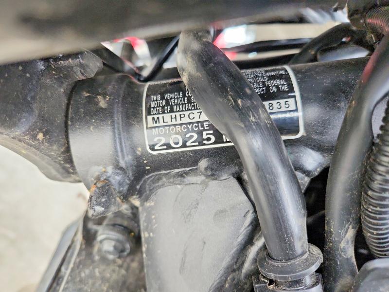 2025 Honda Cb VIN MLHPC7157S5100835 COPART salvage auction — SIDE, Va - Cert Of Title - Salvage, sold $625 on 2026-07-02 (photo 9)
