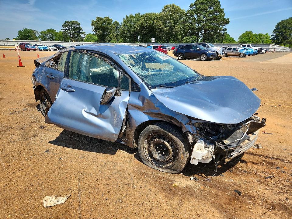 2022 Toyota Corolla VIN JTDEPMAE5NJ191841 COPART salvage auction — ALL OVER, Tx - Salvage Vehicle Title, sold $350 on 2026-07-13 (photo 4)