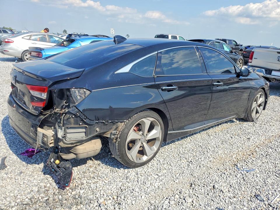 2018 Honda Accord VIN 1HGCV1F90JA157924 COPART salvage auction — REAR END, Id - Salvage Certificate Of Title, sold $4,600 on 2026-07-27 (photo 3)