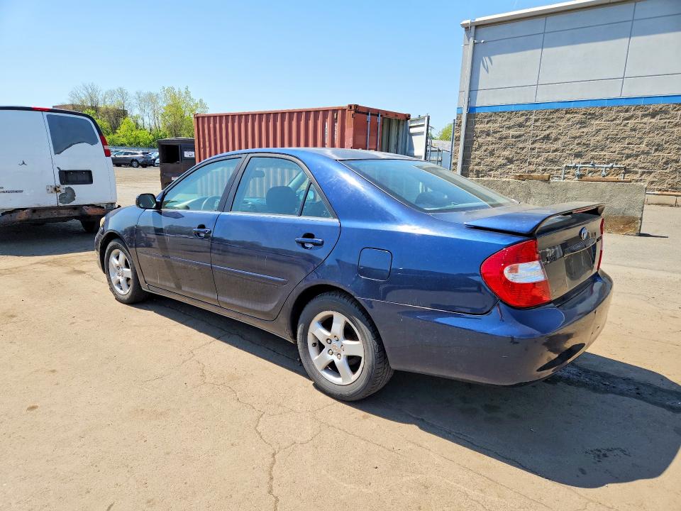 2004 Toyota Camry VIN 4T1BE32K64U305443 COPART salvage auction — FRONT END, CT - CERT OF TITLE-SALVAGE, sold $475 on 2026-07-02 (photo 2)