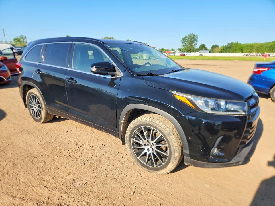 2018 Toyota Highlander VIN 5TDJZRFH7JS900436 COPART salvage auction — HAIL, Oh - Cert Of Title-Salvage, sold $11,200 on 2026-07-06 (photo 4)