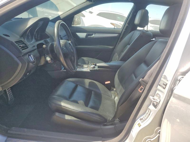 2009 Mercedes-benz C-klasse VIN WDDGF54X19F208289 COPART salvage auction — MINOR DENT/SCRATCHES, Or - Certificate Of Title, sold $500 on 2026-08-13 (photo 7)