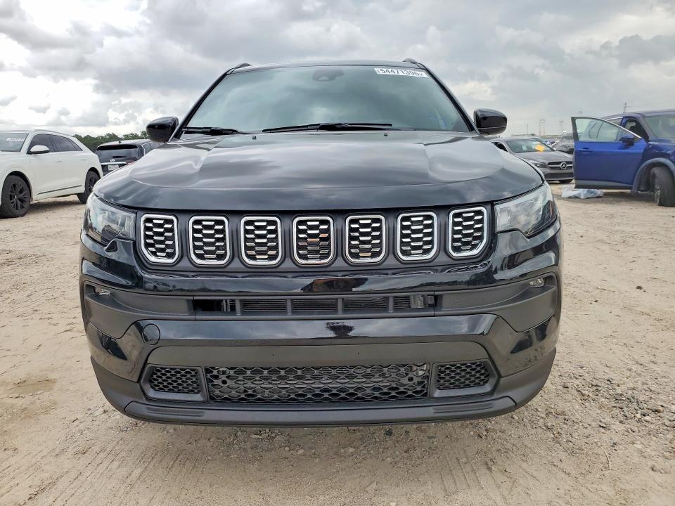 2025 Jeep Compass VIN 3C4NJDBN5ST526570 COPART salvage auction — NORMAL WEAR, TX - SALVAGE VEHICLE TITLE, sold $8,300 on 2026-07-28 (photo 5)