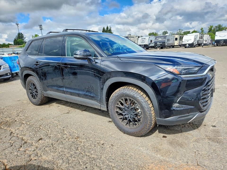 2026 Toyota Highlander VIN 5TDAAAB58TS110621 COPART salvage auction — SIDE, Or - Salvage Title Certificate, sold $24,600 on 2026-07-20 (photo 4)