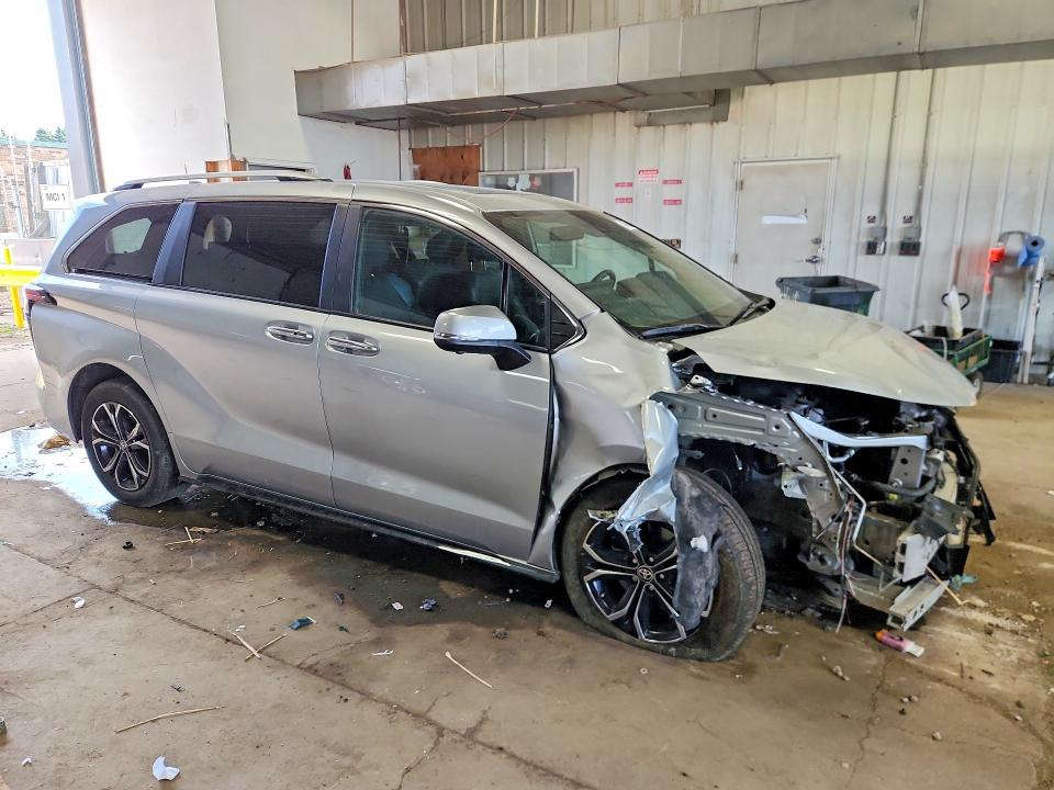 2025 Toyota Sienna VIN 5TDESKFC8SS167770 COPART salvage auction — ALL OVER, WI - CERT OF TITLE-CLAIM PAID, sold $250 on 2026-07-20 (photo 4)