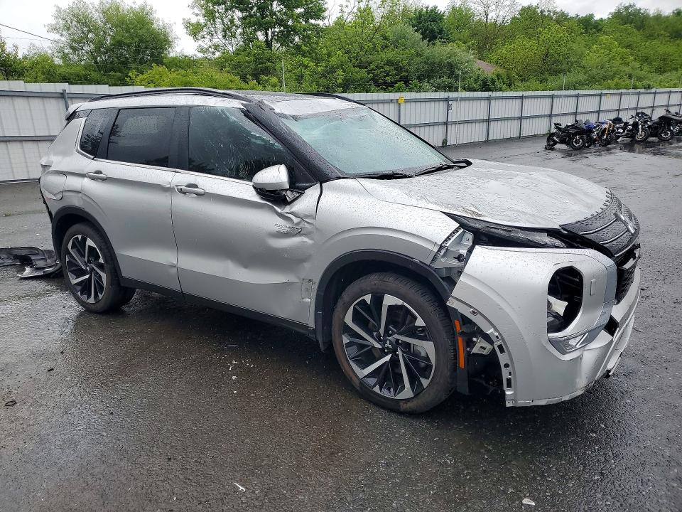 2025 Mitsubishi Outlander VIN JA4T5VA97SZ037497 COPART salvage auction — ROLLOVER, Pa - Certificate Of Salvage, sold $1,950 on 2026-07-28 (photo 4)