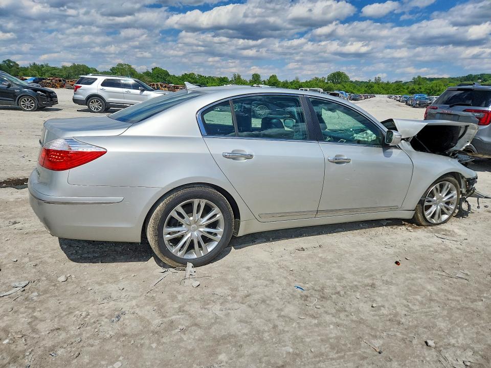 2009 Hyundai Genesis VIN KMHGC46F29U062798 COPART salvage auction — UNDERCARRIAGE, Il - Salvage Certificate, sold $400 on 2026-07-06 (photo 3)