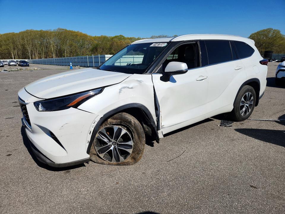 2022 Toyota Highlander hybrid VIN 5TDHBRCH4NS543312 COPART salvage auction — MECHANICAL, Ma - Certificate Of Title, sold $11,400 on 2026-07-02 (photo 1)