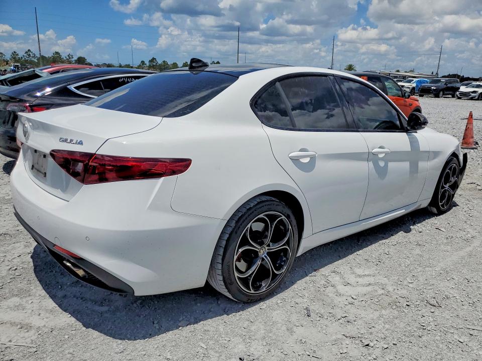 2017 Alfa romeo VIN ZARFAEDN2H7532756 COPART salvage auction — FRONT END, Fl - Cert Of Title Slvg Rebuildable, sold $5,800 on 2026-07-31 (photo 3)