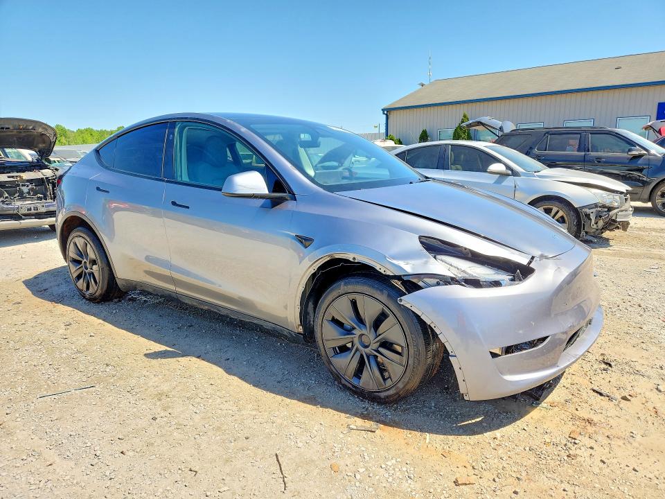 2025 Tesla Model y VIN 7SAYGDEE5SA359052 COPART salvage auction — FRONT END, Ky - Cert Of Title-Salvage Water, sold $14,300 on 2026-07-16 (photo 4)