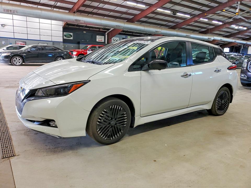 2024 Nissan Leaf VIN 1N4CZ1CVXRC556947 COPART salvage auction — MINOR DENT/SCRATCHES, CT - CERTIFICATE OF TITLE, sold $8,500 on 2026-07-09 (photo 1)