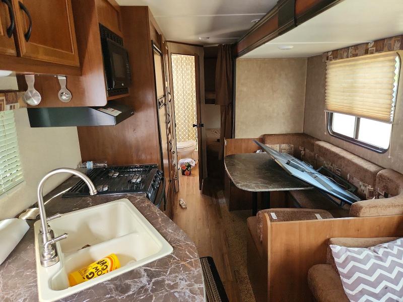 2016 Jayco jay Jay flight VIN 1UJBJ0BR4G17X1017 COPART salvage auction — HAIL, KS - CERT OF TITLE-SALVAGE, sold $4,600 on 2026-07-23 (photo 6)