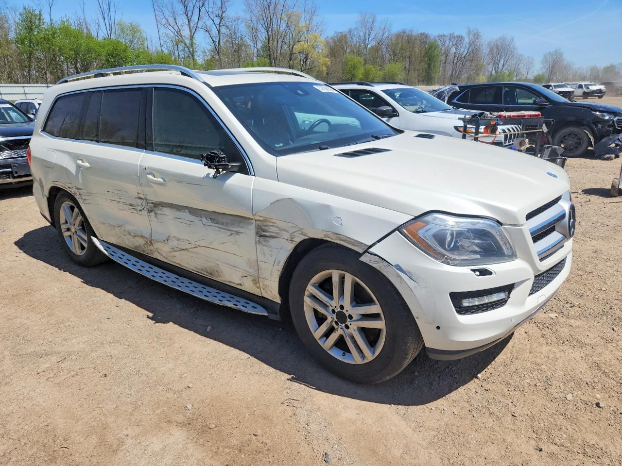 2013 Mercedes-Benz GL-Class VIN 4JGDF7CE2DA262923 COPART salvage auction — Side, MI - DEALER ONLY CLEAN TITLE (P), sold $4,200 on 2026-07-01 (photo 4)