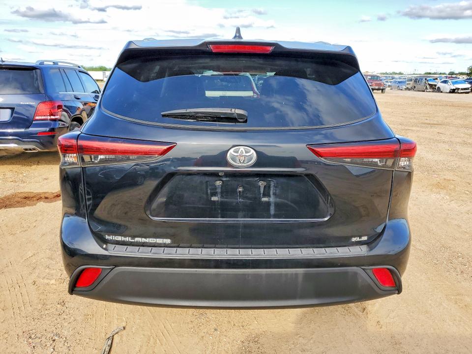 2022 Toyota Highlander VIN 5TDGZRAH2NS539057 COPART salvage auction — MINOR DENT/SCRATCHES, Tx - Certificate Of Title, sold $3,450 on 2026-07-30 (photo 6)