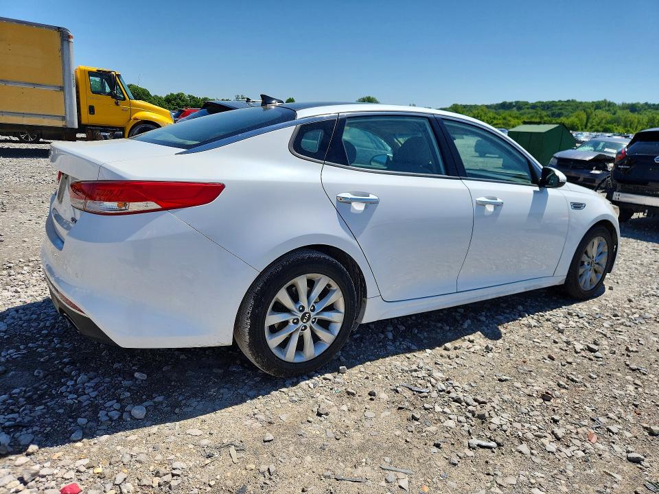 2016 Kia Optima VIN 5XXGU4L34GG063272 COPART salvage auction — ENGINE BURN, Il - Salvage Certificate, sold $900 on 2026-07-20 (photo 3)