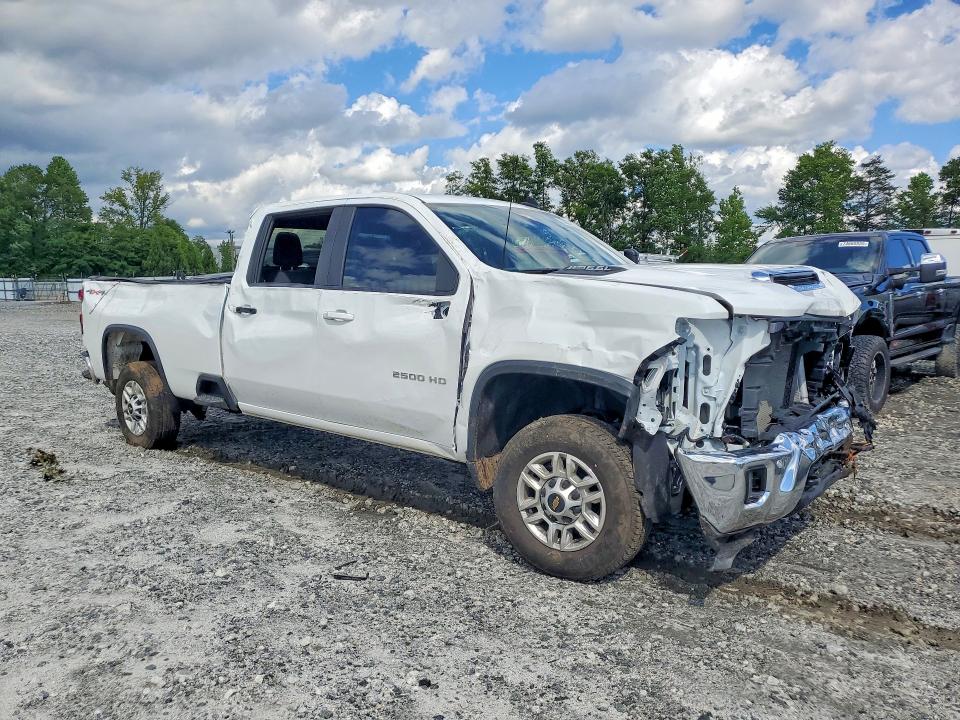 2025 Chevrolet Silverado 2500 VIN 1GC1KNE79SF318779 COPART salvage auction — ALL OVER, SC - CERT OF TITLE-SALVAGE, sold $10,400 on 2026-07-29 (photo 4)