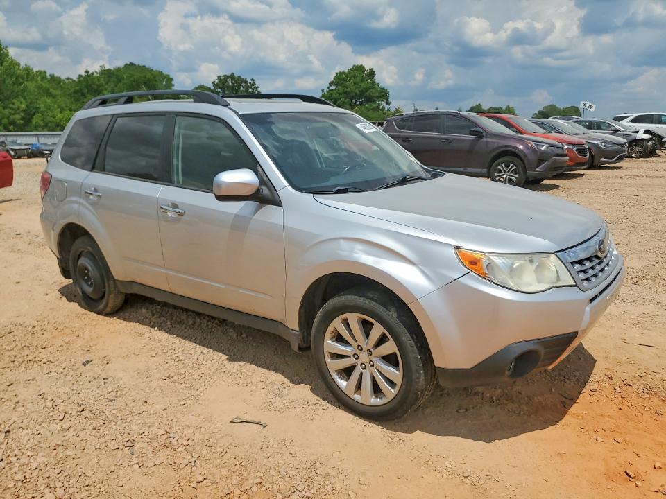 2011 Subaru Forester VIN JF2SHBFC7BH709691 COPART salvage auction — DAMAGE HISTORY, Nc - Dealer Only Clean Title, sold $375 on 2026-07-27 (photo 4)