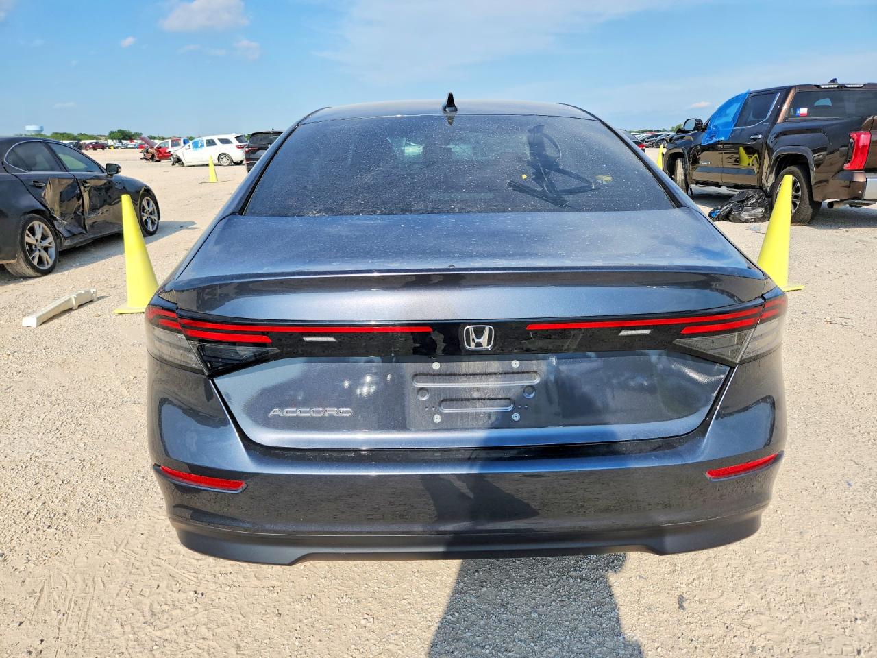 2025 Honda Accord VIN 1HGCY1F40SA032158 COPART salvage auction — Front End, TX - SALVAGE VEHICLE TITLE, sold $3,000 on 2026-06-25 (photo 6)
