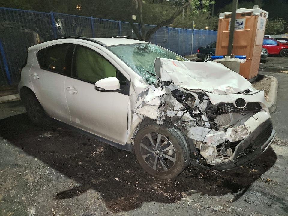 2018 Toyota Prius VIN JTDKDTB35J1606718 COPART salvage auction — FRONT END, NV - SALVAGE TITLE, sold $575 on 2026-07-28 (photo 4)