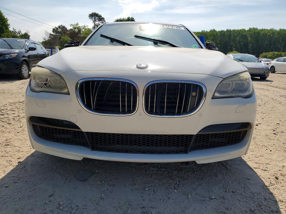 2014 BMW 7er VIN WBAYE8C58ED134701 COPART salvage auction — VANDALISM, VA - CERT OF TITLE - SALVAGE, sold $1,700 on 2026-07-28 (photo 5)