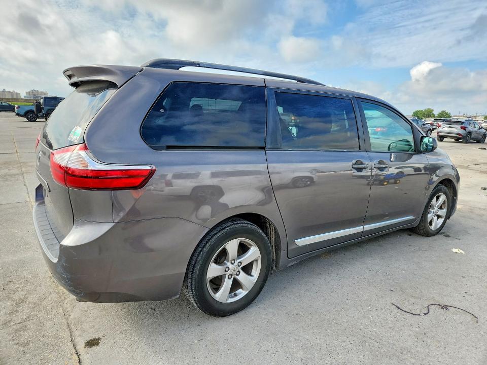 2017 Toyota VIN 5TDKZ3DC8HS841903 COPART salvage auction — MINOR DENT/SCRATCHES, La - Cert Of Title-Salvage, sold $6,600 on 2026-07-29 (photo 3)