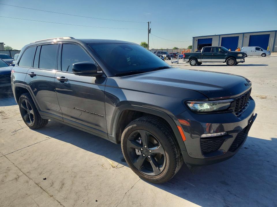 2025 Jeep Cherokee VIN 1C4RJHBG8SC277106 COPART salvage auction — HAIL, Tx - Certificate Of Title, sold $21,700 on 2026-07-31 (photo 4)