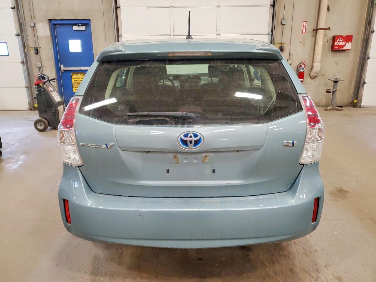2015 Toyota Prius V VIN JTDZN3EU8FJ038861 COPART salvage auction — Front End, MN - CERT OF TITLE-SALVAGE, sold $2,500 on 2026-07-09 (photo 6)