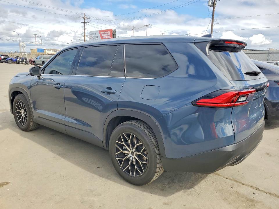 2024 Toyota Highlander VIN 5TDAAAA53RS007231 COPART salvage auction — FRONT END, Ca - Salvage Certificate, sold $27,500 on 2026-07-27 (photo 2)