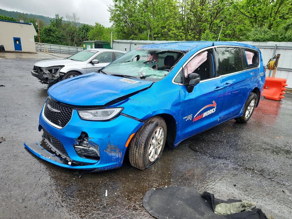 2026 Chrysler Pacifica VIN 2C4RC1BG8TR235514 — COPART salvage auction photo