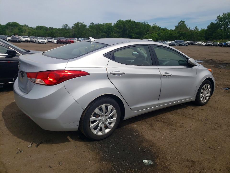 2011 Hyundai Elantra VIN 5NPDH4AE1BH040542 COPART salvage auction — VANDALISM, Ca - Cert Of Title-Salvaged, sold $1,450 on 2026-07-02 (photo 3)