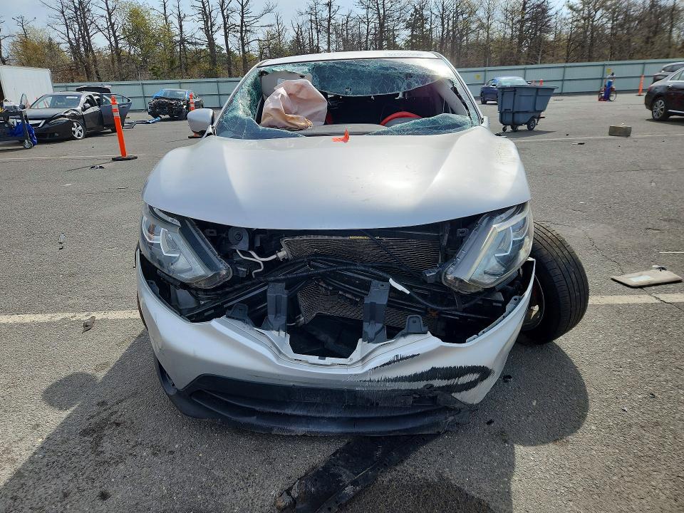 2017 Nissan Rogue VIN JN1BJ1CR9HW117951 COPART salvage auction — ROLLOVER, Ny - Mv-907A Salvage Certificate, sold $400 on 2026-07-13 (photo 5)