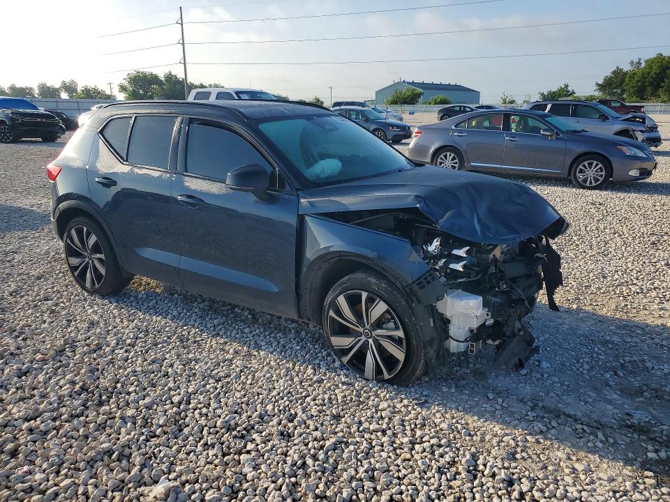 2022 Volvo Xc40 VIN YV4ED3UR7N2643975 COPART salvage auction — FRONT END, Tx - Salvage Vehicle Title, sold $5,700 on 2026-07-02 (photo 4)