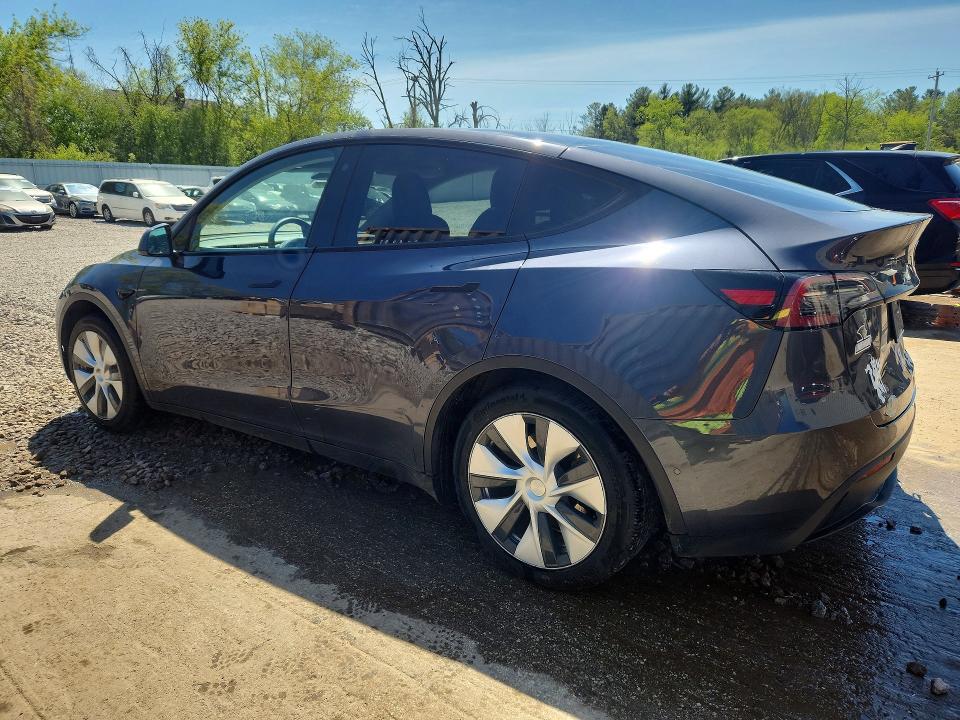 2022 Tesla Model y VIN 7SAYGAEE0NF382647 COPART salvage auction — REAR END, Wi - Cert Of Title-Salvage Vehicle, sold $6,500 on 2026-07-27 (photo 2)