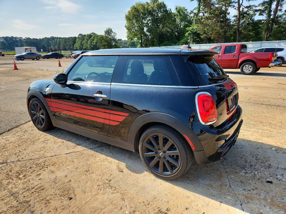 2017 Mini Cooper VIN WMWXP7C37H2A46045 COPART salvage auction — HAIL, Tx - Certificate Of Title, sold $40 on 2026-08-10 (photo 2)
