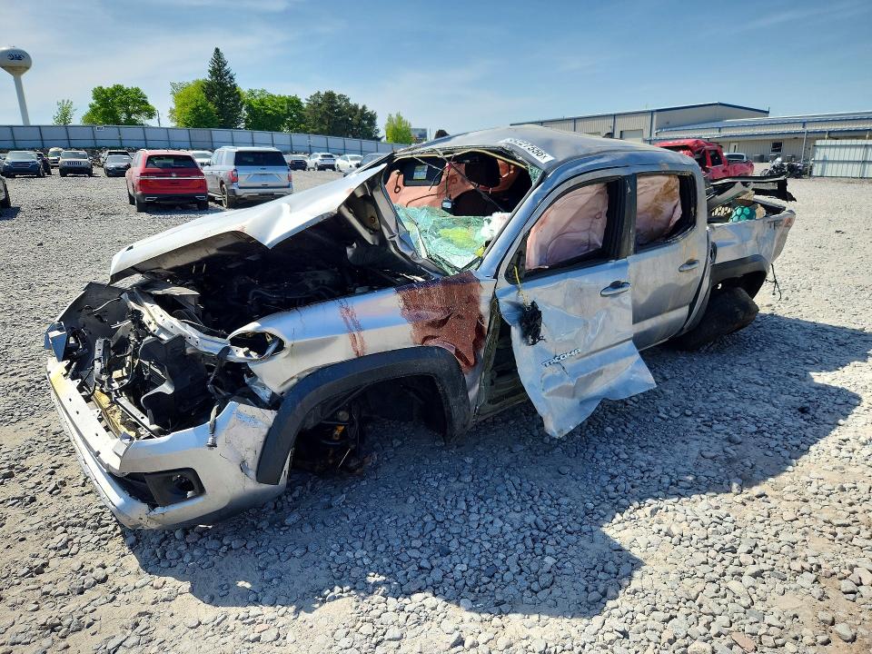 2019 Toyota Tacoma VIN 5TFCZ5AN2KX190212 COPART salvage auction — ROLLOVER, Mn - Cert Of Title-Salvage, sold $350 on 2026-07-27 (photo 1)
