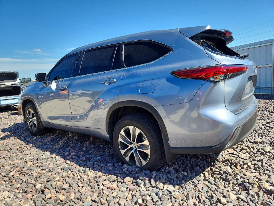 2022 Toyota Highlander VIN 5TDHZRBH9NS208933 COPART salvage auction — HAIL, MO - SALVAGE CERTIFICATE OF TITLE, sold $13,700 on 2026-07-27 (photo 2)