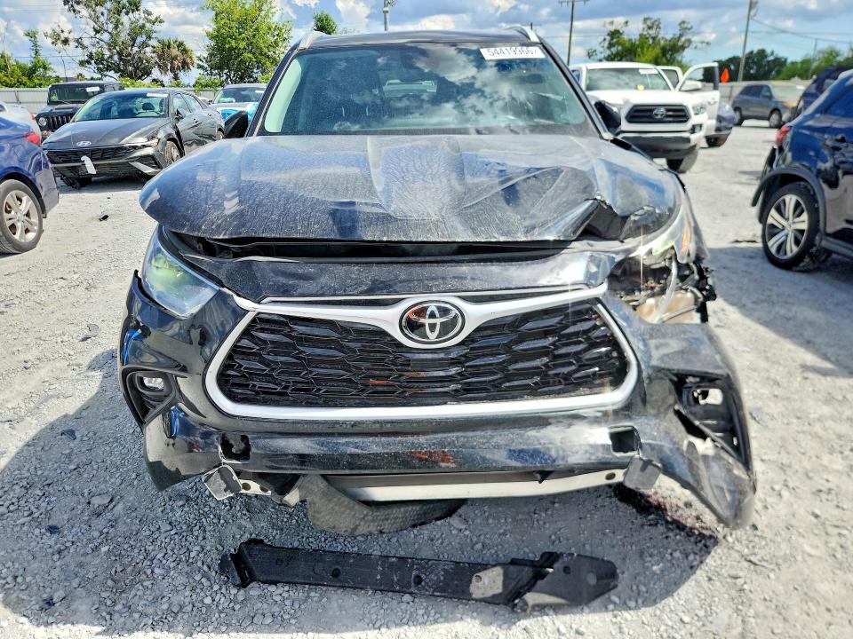 2022 Toyota Highlander VIN 5TDGZRBHXNS585847 COPART salvage auction — FRONT END, Fl - Cert Of Title Slvg Rebuildable, sold $14,100 on 2026-07-07 (photo 5)