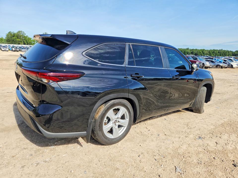 2025 Toyota Highlander VIN 5TDKDRAH7SS552410 COPART salvage auction — SIDE, Fl - Cert Of Title Slvg Rebuildable, sold $13,900 on 2026-07-17 (photo 3)