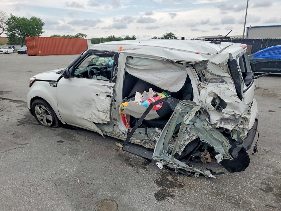 2018 Kia Soul VIN KNDJN2A28J7907508 COPART salvage auction — SIDE, Fl - Cert Of Title Slvg Rebuildable, sold $15 on 2026-07-21 (photo 2)