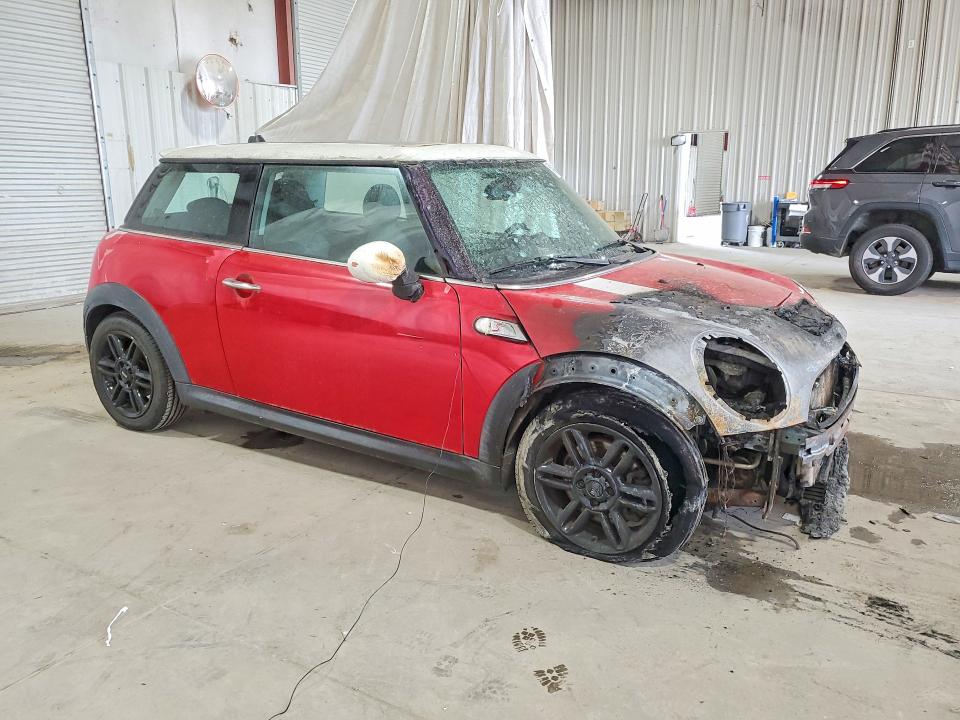 2009 Mini Cooper VIN WMWMF73569TW84657 COPART salvage auction — Burn Engine, NY - MV-907A SALVAGE CERTIFICATE, sold $450 on 2026-07-27 (photo 4)