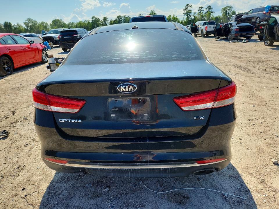 2017 Kia Optima VIN 5XXGU4L37HG172214 COPART salvage auction — FRONT END, TX - SALVAGE VEHICLE TITLE, sold $750 on 2026-07-24 (photo 6)