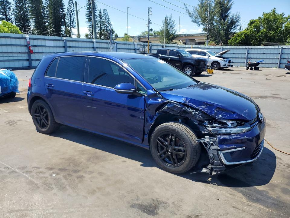 2017 Volkswagen Golf VIN WVWKR7AU8HW950866 COPART salvage auction — FRONT END, Fl - Cert Of Title Slvg Rebuildable, sold $2,900 on 2026-07-06 (photo 4)