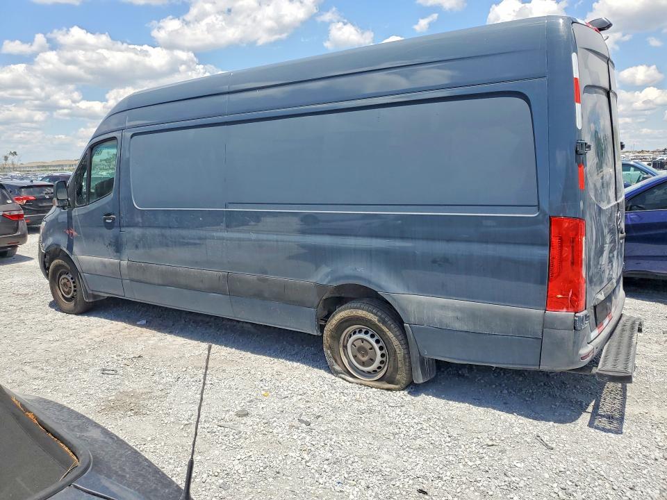 2019 Mercedes-benz VIN WD4PF1CD2KP125261 COPART salvage auction — MINOR DENT/SCRATCHES, Fl - Certificate Of Title, sold $11,500 on 2026-07-27 (photo 2)