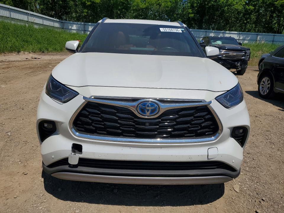 2022 Toyota Highlander VIN 5TDEBRCH8NS101698 COPART salvage auction — FRONT END, MI - CERTIFICATE OF TITLE, sold $26,000 on 2026-07-22 (photo 5)